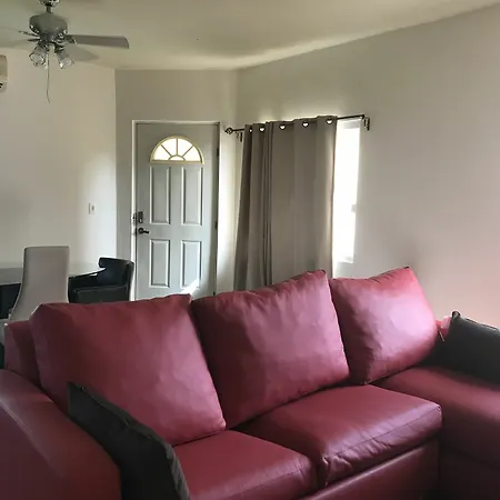Off The 5Th Apartment